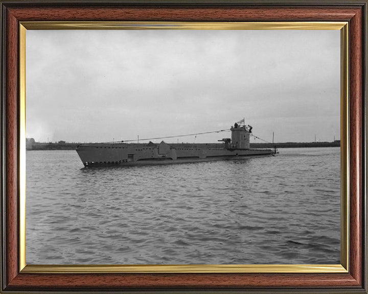 HMS Venturer (P68) Photo Print - Port Side View - Royal Navy V Class Submarine Hampshire Prints 10 x 8 Classic Frame No