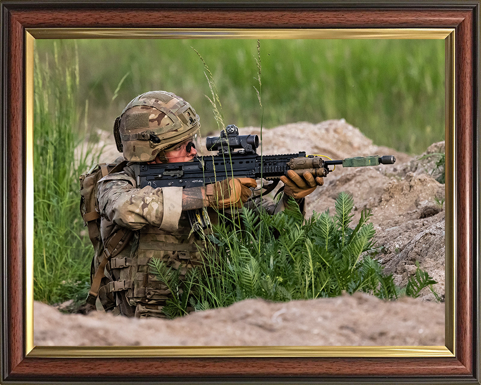 Royal Marine Commando firing Weapon Photo Print Hampshire Prints 10 x 8 Classic Frame No