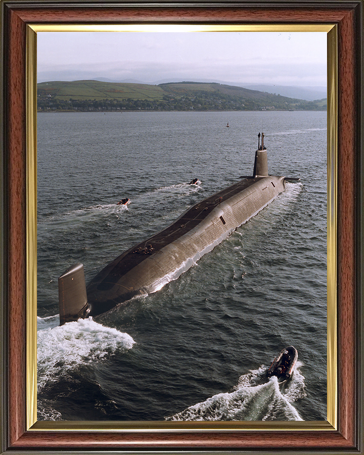 HMS Victorious (S29) Photo Print - Clyde 94 - Royal Navy Vanguard Class Submarine Hampshire Prints 10 x 8 Classic Frame No