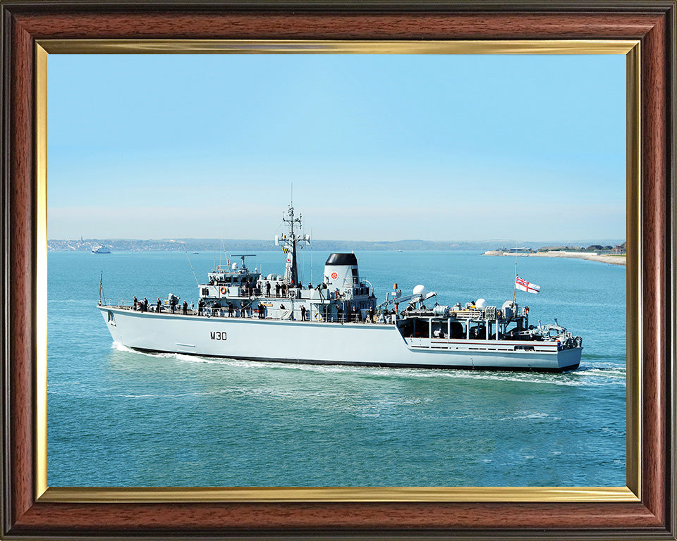 HMS Ledbury (M30) Photo Print - Leaving Portsmouth - Royal Navy Hunt Class Minesweeper Hampshire Prints 10 x 8 Classic Frame No
