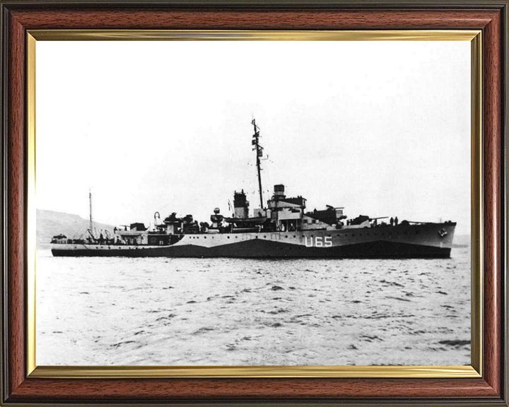 HMS Wellington (U65) Photo Print - Starboard Side - Royal Navy Grimsby Class Sloop Hampshire Prints 10 x 8 Classic Frame No