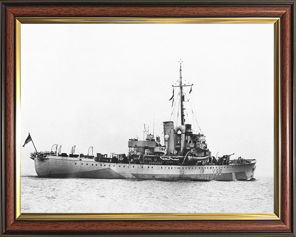 HMS Totland (Y88) Photo Print - Underway - Royal Navy Banff Class Sloop Hampshire Prints 10 x 8 Classic Frame No