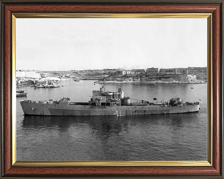 HMS Thruster (1917) Photo Print - Valletta - Royal Navy R Class Destroyer Hampshire Prints 10 x 8 Classic Frame No
