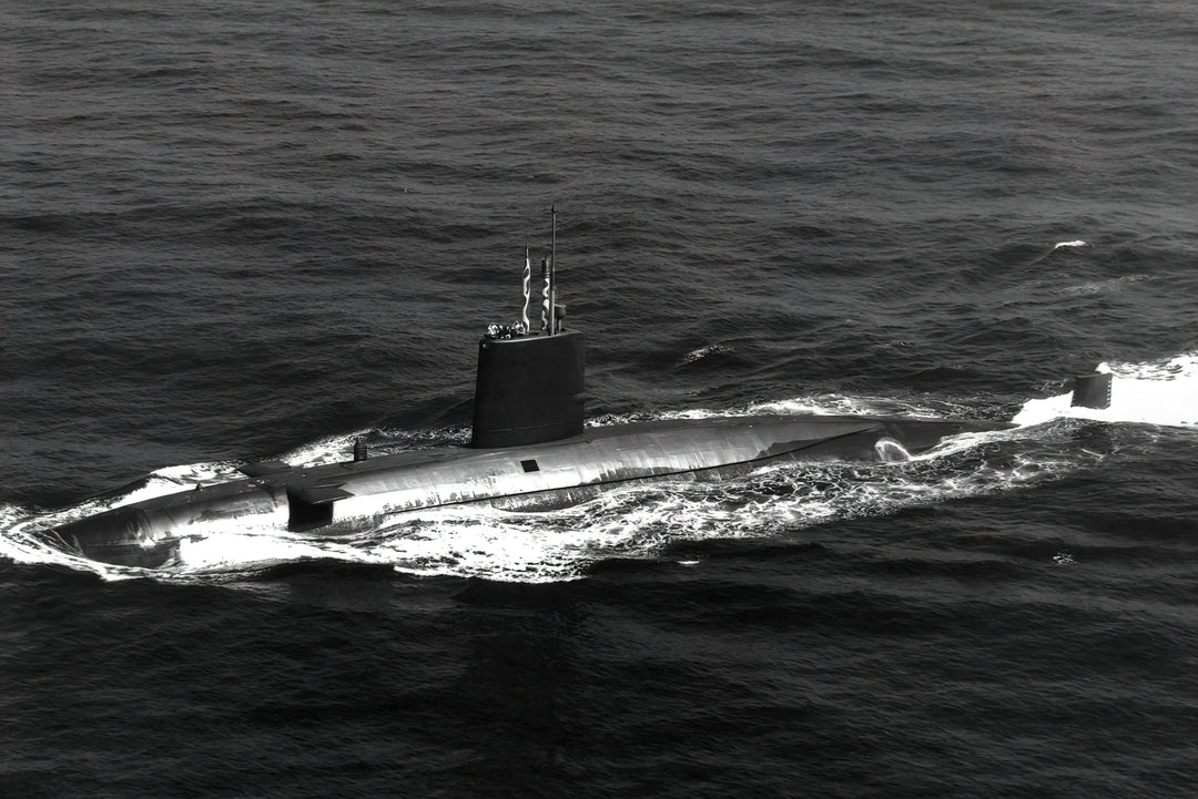 HMS Valiant (S102) Photo Print - Underway - Royal Navy Valiant Class Submarine Hampshire Prints 6 x 4 No Frame No