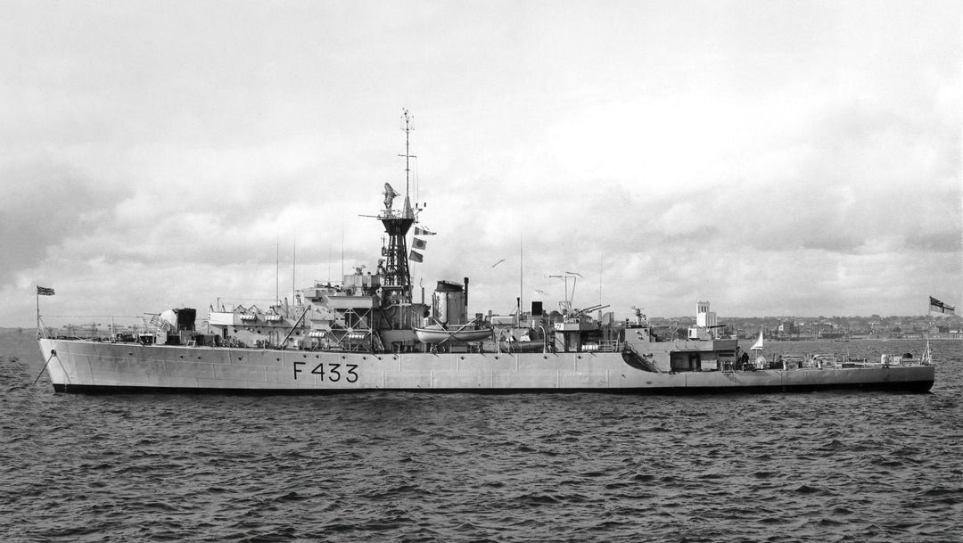 HMS Loch Insh (F433) (K433) Photo Print - At Anchor - Royal Navy Loch Class Frigate Hampshire Prints 6 x 4 No Frame No