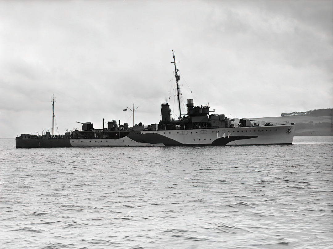 HMS Fleetwood (U47) Photo Print - Starboard View - Royal Navy Grimsby Class Sloop Hampshire Prints 6 x 4 No Frame No
