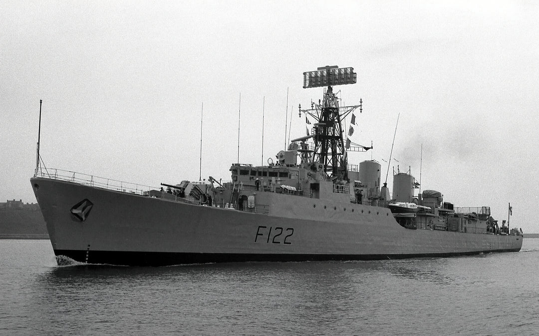 HMS Gurkha (F122) Photo Print - Low Port Side View - Royal Navy Tribal Class Frigate Hampshire Prints 6 x 4 No Frame No