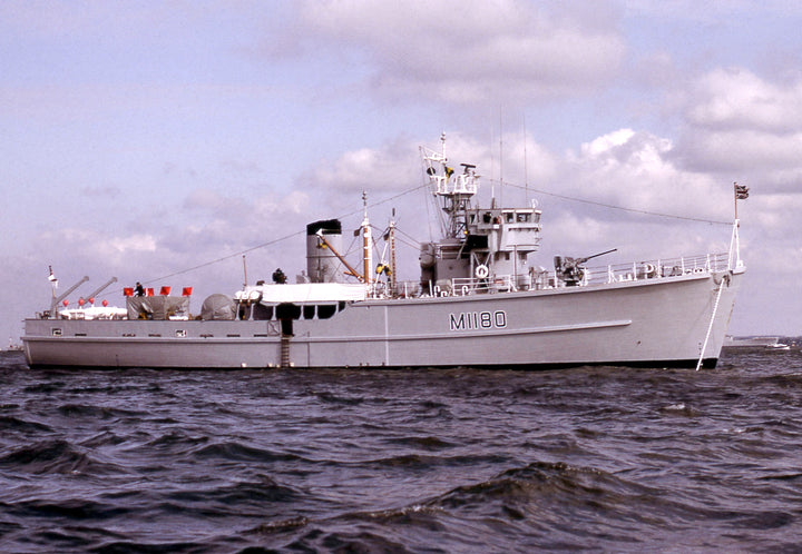 HMS Shavington (M1180) Photo Print - Starboard Beam - Royal Navy Ton Class Minesweeper Hampshire Prints 6 x 4 No Frame No