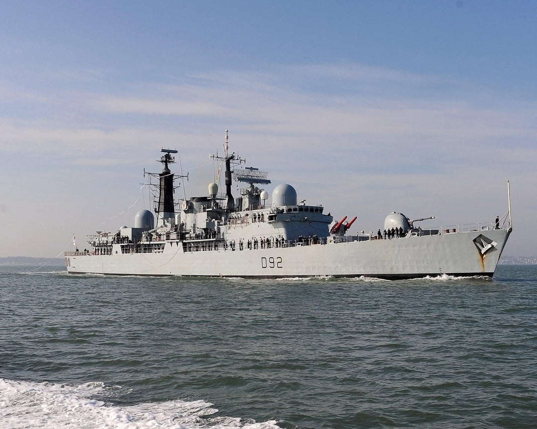 HMS Liverpool (D92) Photo Print - Entering Harbour - Royal Navy Type 42 Destroyer Hampshire Prints 6 x 4 No Frame No