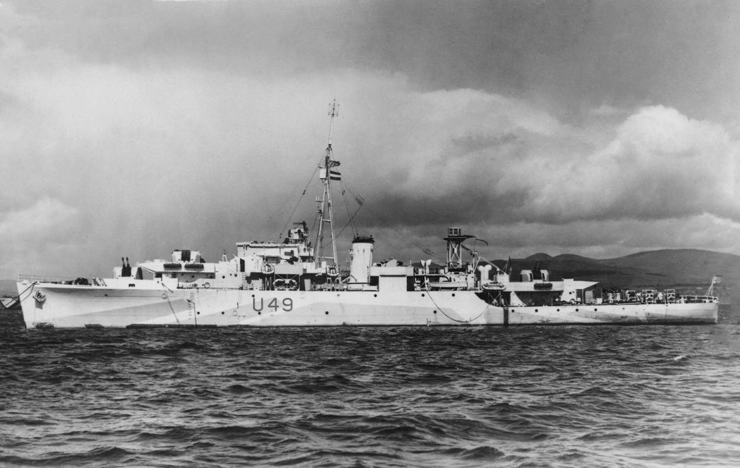 HMS Pheasant (F49) (U49) Photo Print - Port Beam View - Royal Navy Black Swan Class Sloop Hampshire Prints 6 x 4 No Frame No