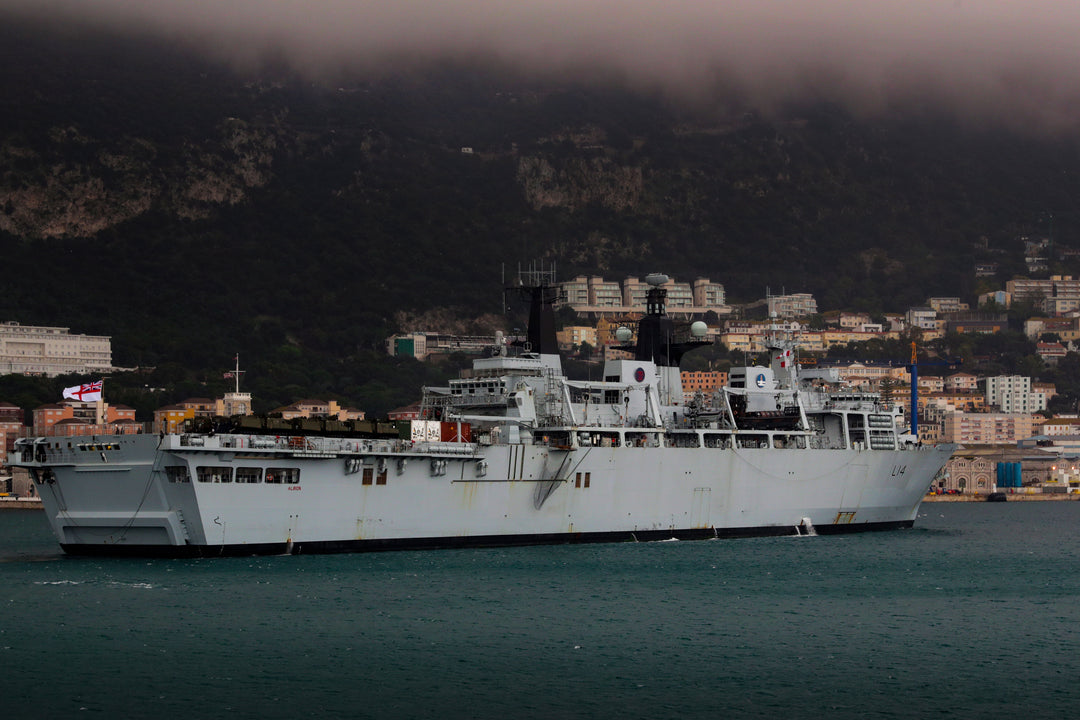 HMS Albion (L14) Photo Print - Entering Harbour - Royal Navy Albion Class Amphibious Ship Hampshire Prints 6 x 4 No Frame No