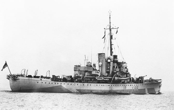 HMS Totland (Y88) Photo Print - Underway - Royal Navy Banff Class Sloop Hampshire Prints 6 x 4 No Frame No