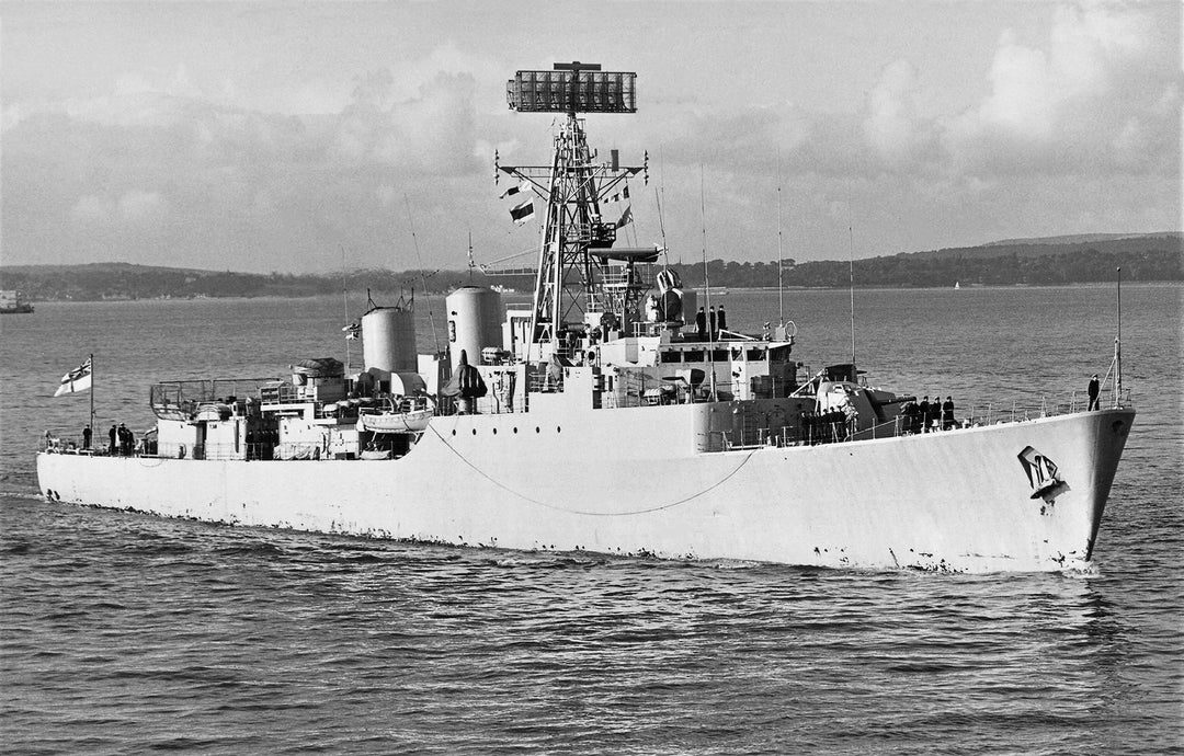 HMS Zulu (F124) Photo Print - Starboard Bow View - Royal Navy Tribal Class Frigate Hampshire Prints 6 x 4 No Frame No