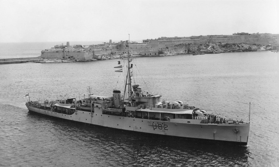 HMS Magpie (U82) Photo Print - Valletta Malta - Royal Navy Black Swan Class Sloop Hampshire Prints 6 x 4 No Frame No