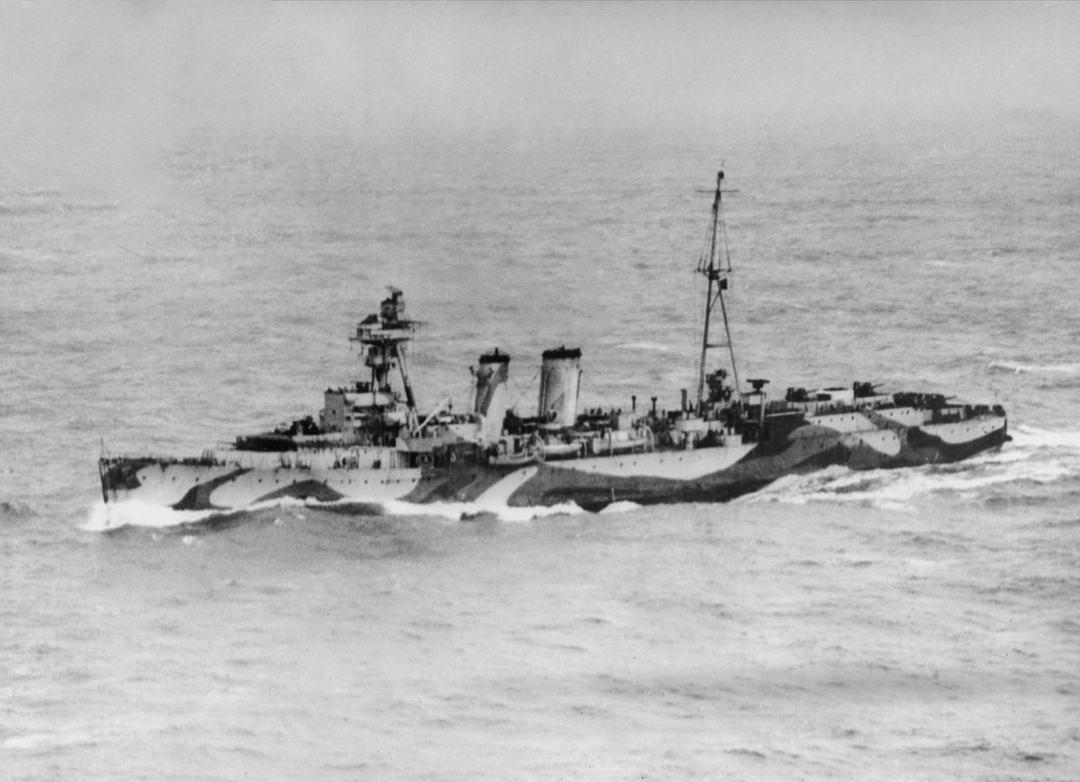 HMS Adventure (M23) Photo Print - Port View Royal Navy Adventuress Minelaying Cruiser Hampshire Prints 6 x 4 No Frame No