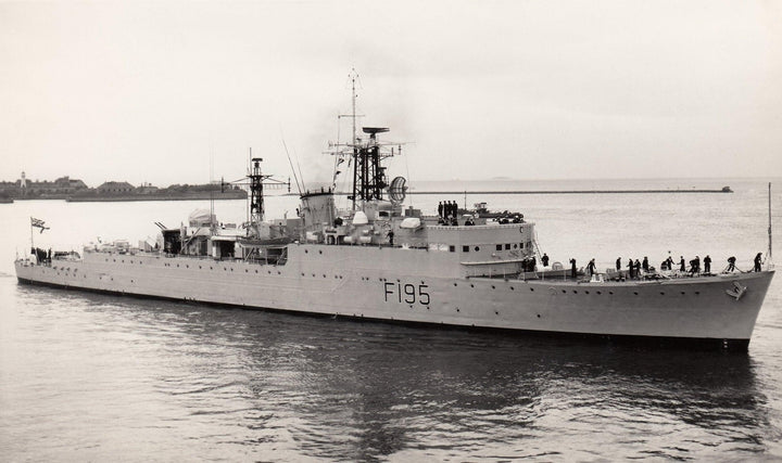 HMS Roebuck (F195) (H95) Photo Print - Starboard View - Royal Navy R Class Destroyer Hampshire Prints 6 x 4 No Frame No