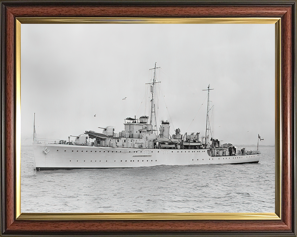 HMS Auckland (L61) Photo Print - Port Side View - Royal Navy Egret Class Sloop Hampshire Prints 10 x 8 Classic Frame No