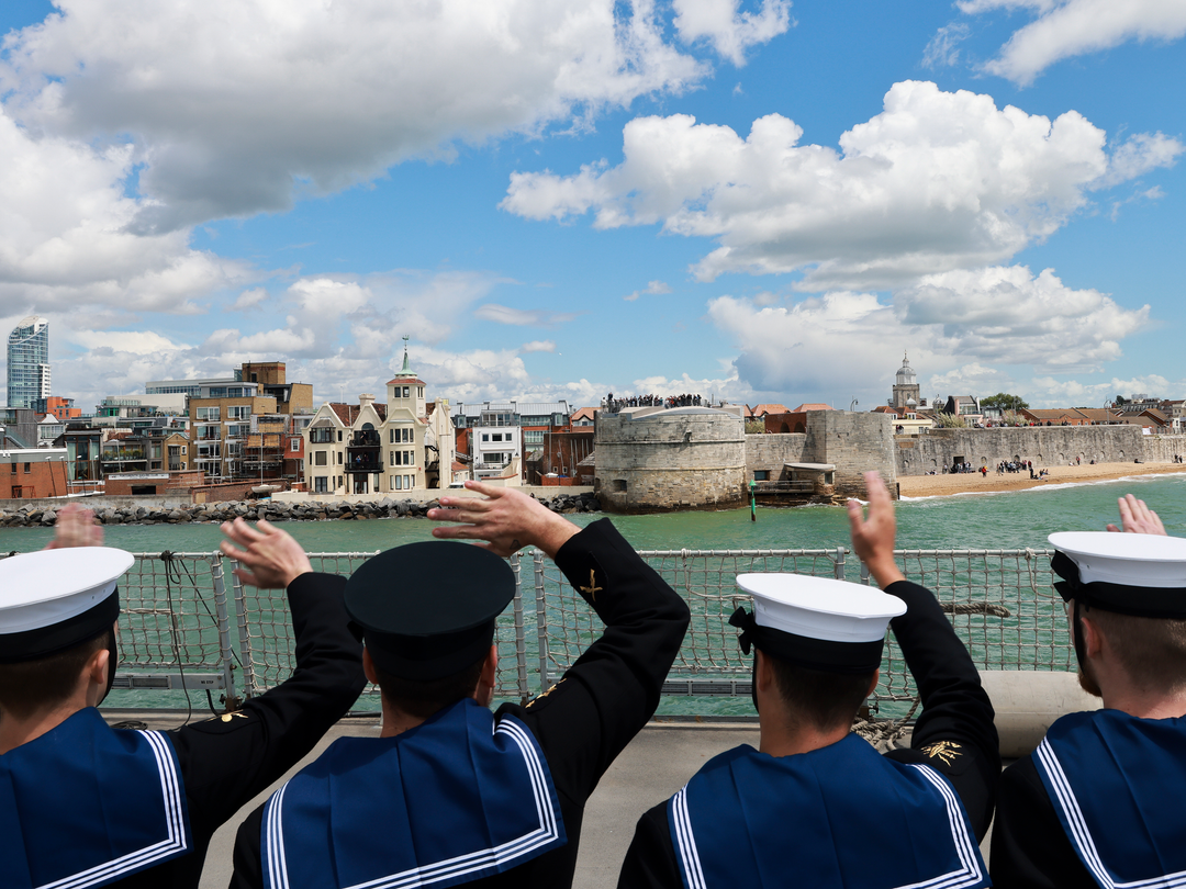 Sailors return To Portmouth Photo Print - Royal Navy Hampshire Prints 6 x 4 No Frame No