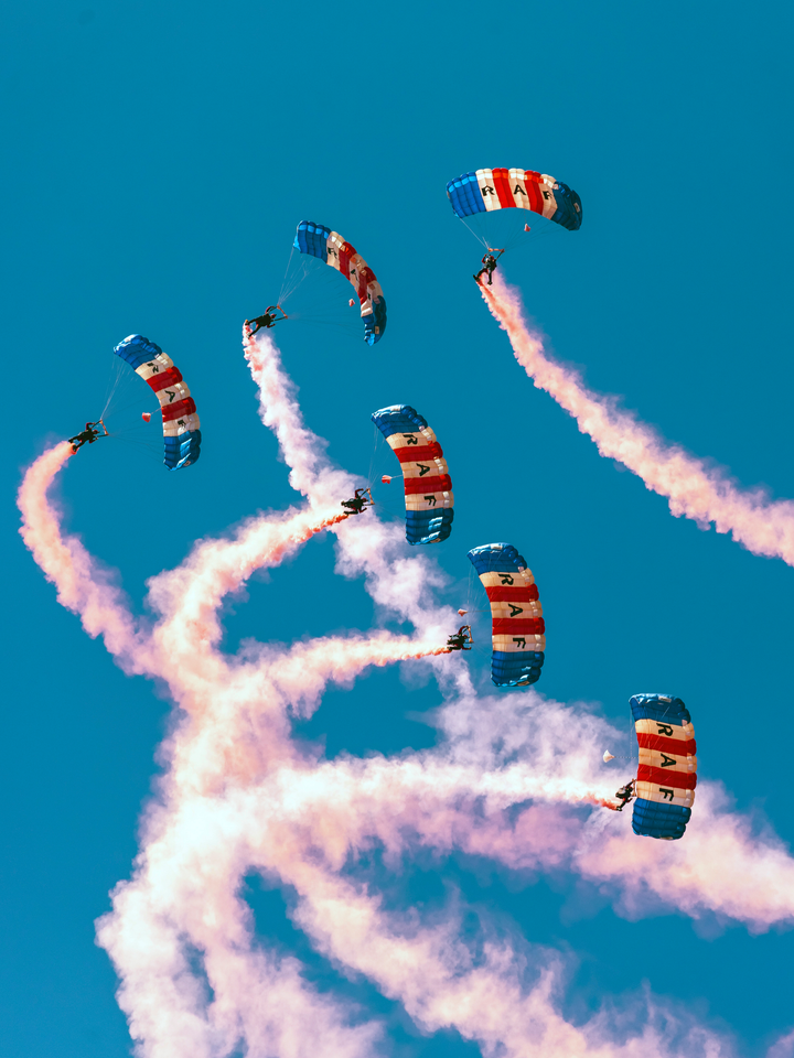 RAF Falcons Parachute display team Photo Print Royal Air Force Wall Art Decor Posters, Prints, & Visual Artwork Hampshire Prints 6 x 4 No Frame No