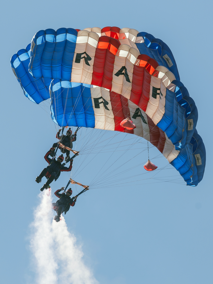 RAF Falcons Parachute display team Photo Print Royal Air Force Wall Art Decor Poster Posters, Prints, & Visual Artwork Hampshire Prints 6 x 4 No Frame No
