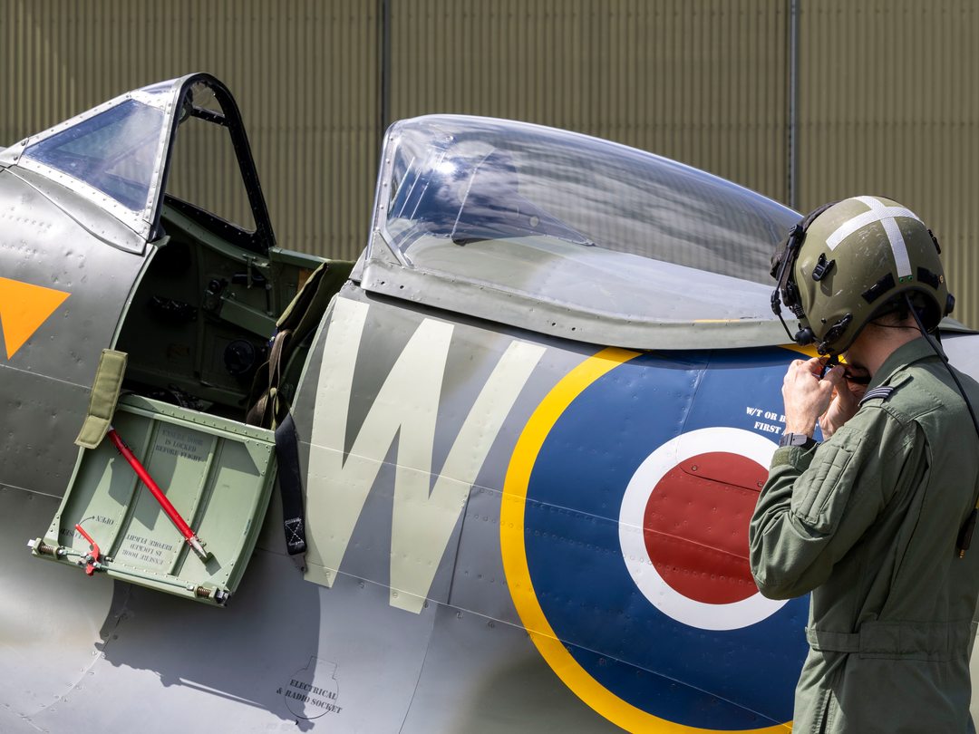 RAF Spitfire and Pilot Photo Print - Royal Air Force Hampshire Prints 6 x 4 No Frame No