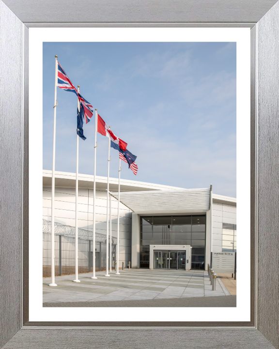 Pathfinder Building RAF Wyton Cambridgeshire Photo Print - Royal Air Force Hampshire Prints 10 x 8 Silver Frame Yes