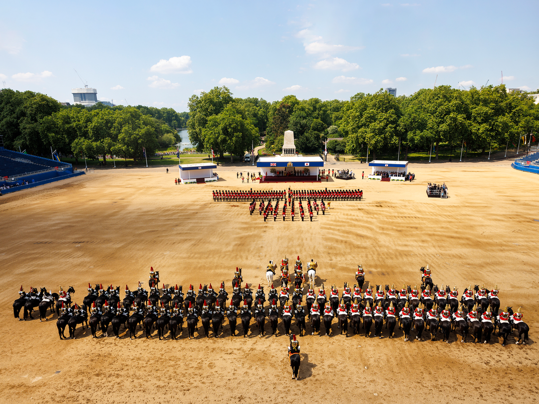 Welsh Guards and Household Cavalry on Horse Guards Parade Photo Print - British Army Hampshire Prints 6 x 4 No Frame No