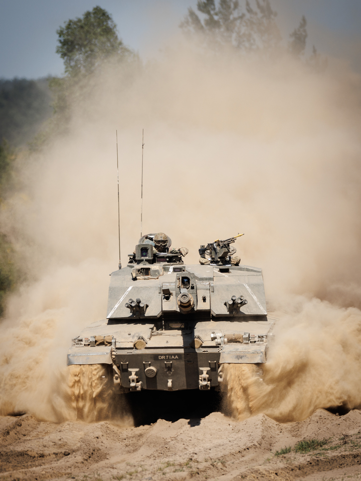 Challenger 2 Main Battle Tank Portrait 2024 British Army Vehicle Photo Print Wall Art Military Decor UK Posters, Prints, & Visual Artwork Hampshire Prints 6 x 4 No Frame No