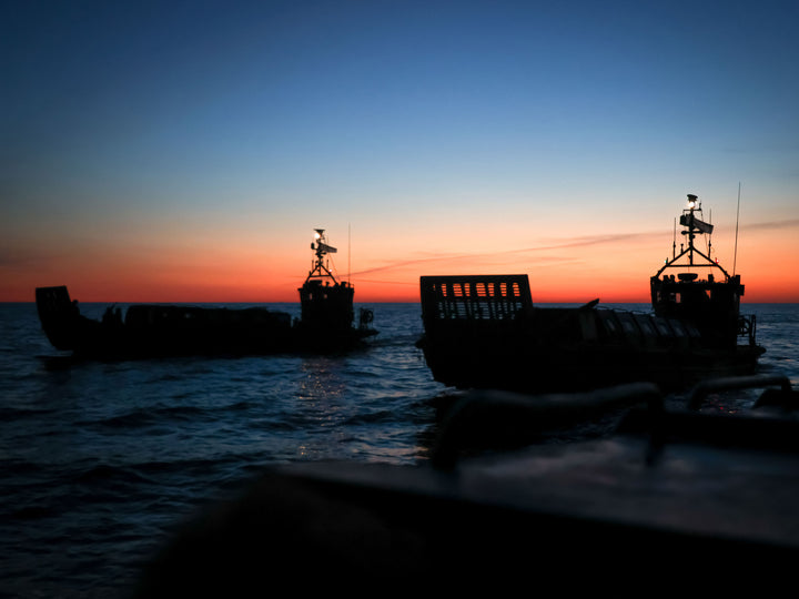 Royal Marines Landing Craft at sunset Photo Print - 45 Commando Posters, Prints, & Visual Artwork Hampshire Prints 6 x 4 No Frame No