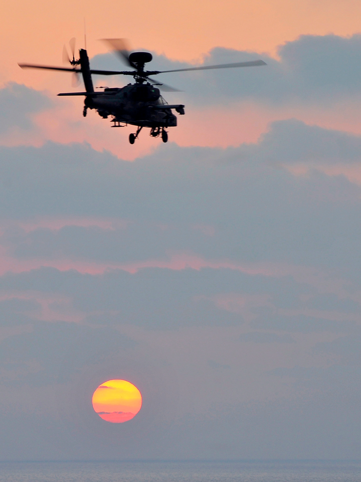 Army Apache Helicopter Silhouette Photo Print - British Army Hampshire Prints 6 x 4 No Frame No