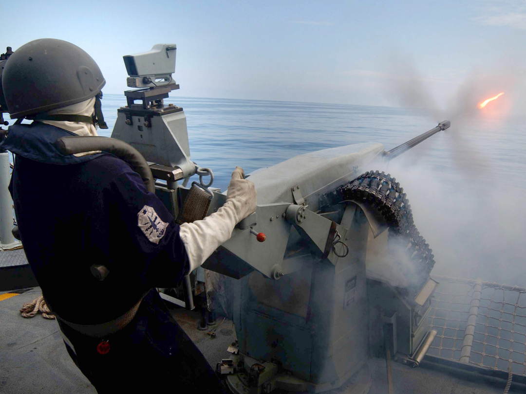 Gunner Firing a 20mm weapon Photo Print - Royal Navy Hampshire Prints 6 x 4 No Frame No