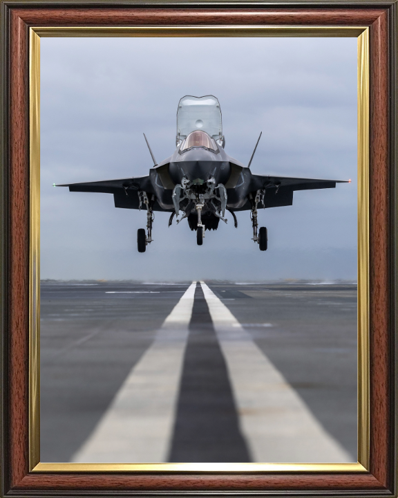 F-35B Jet Landing on a Flight Deck Photo Print - Royal Navy Aircraft Hampshire Prints 10 x 8 Classic Frame No