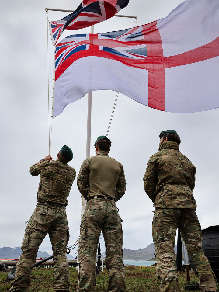Royal Marines Commandos Raise the White Ensign Photo Print Hampshire Prints 6 x 4 No Frame No