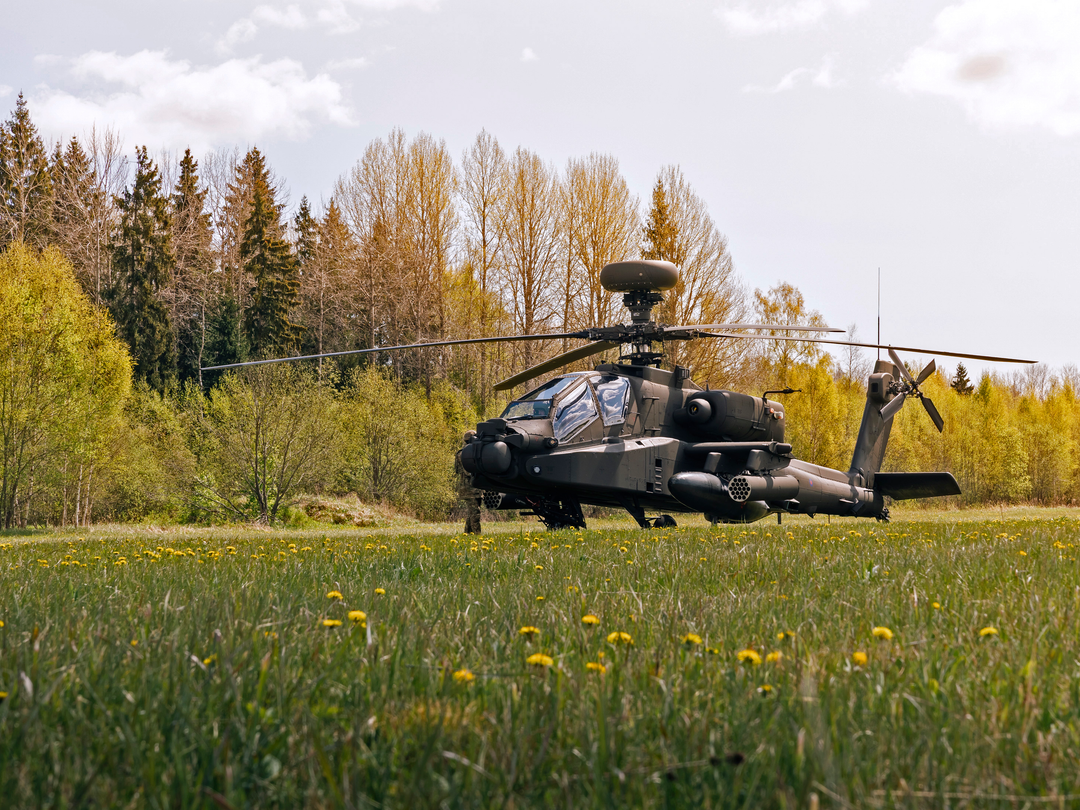 Army air Corps Apache Helicopter on the Ground Photo Print - British Army Hampshire Prints 6 x 4 No Frame No