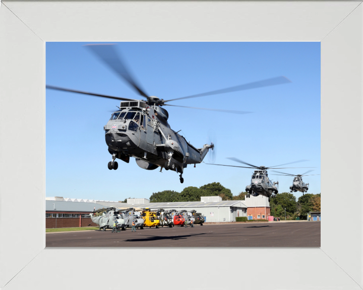 Sea King Mk7 Helicopters at HMS Sultan Photo Print - Royal Navy Aircraft Hampshire Prints 10 x 8 White Frame No