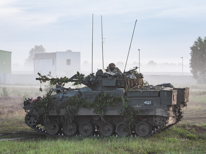 Warrior Infantry Fighting Vehicle 2023 British Army Vehicle Photo Print Wall Art Military Decor UK Posters, Prints, & Visual Artwork Hampshire Prints 6 x 4 No Frame No