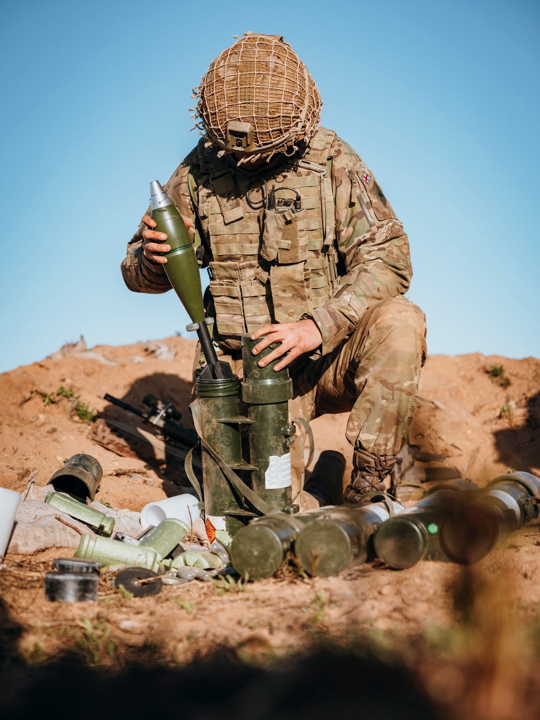 Parachute Regiment Soldier preparing Mortars Photo Print - British Army Hampshire Prints 6 x 4 No Frame No