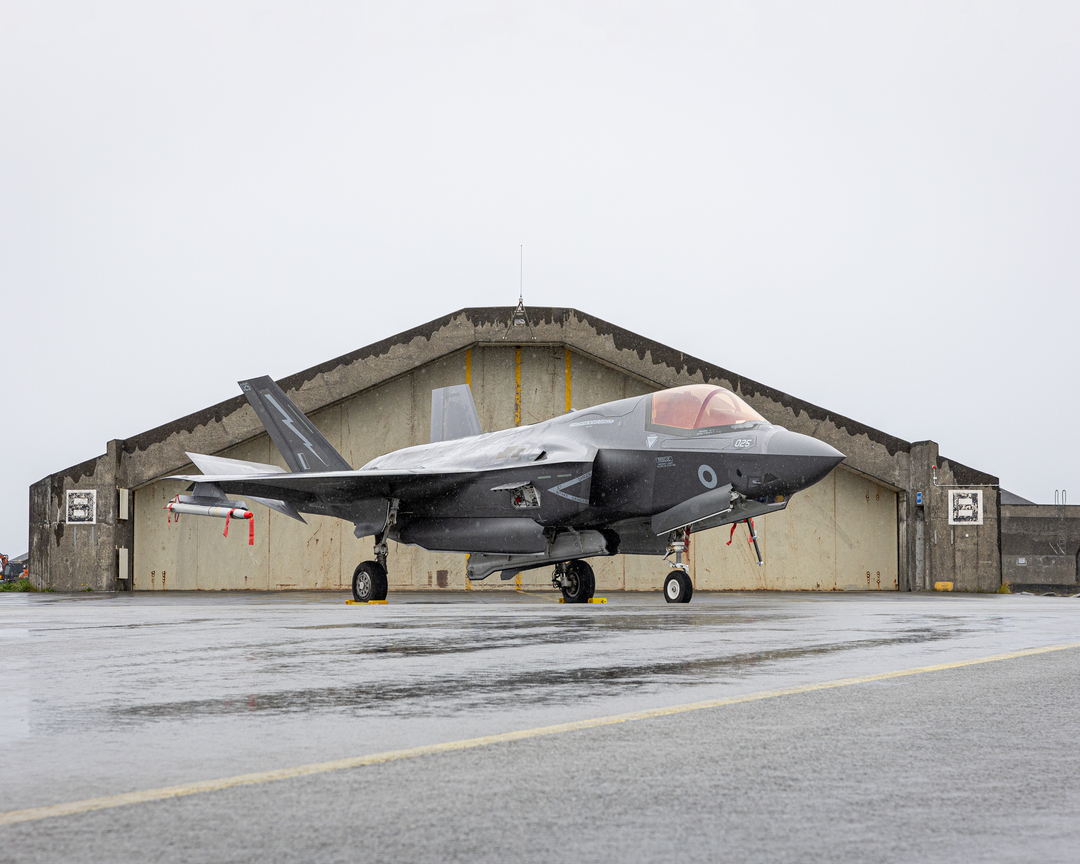 RAF F-35B Lightning in front of a hanger Photo Print Royal Air Force Aircraft Wall Art Aviation Decor Posters, Prints, & Visual Artwork Hampshire Prints 6 x 4 No Frame No