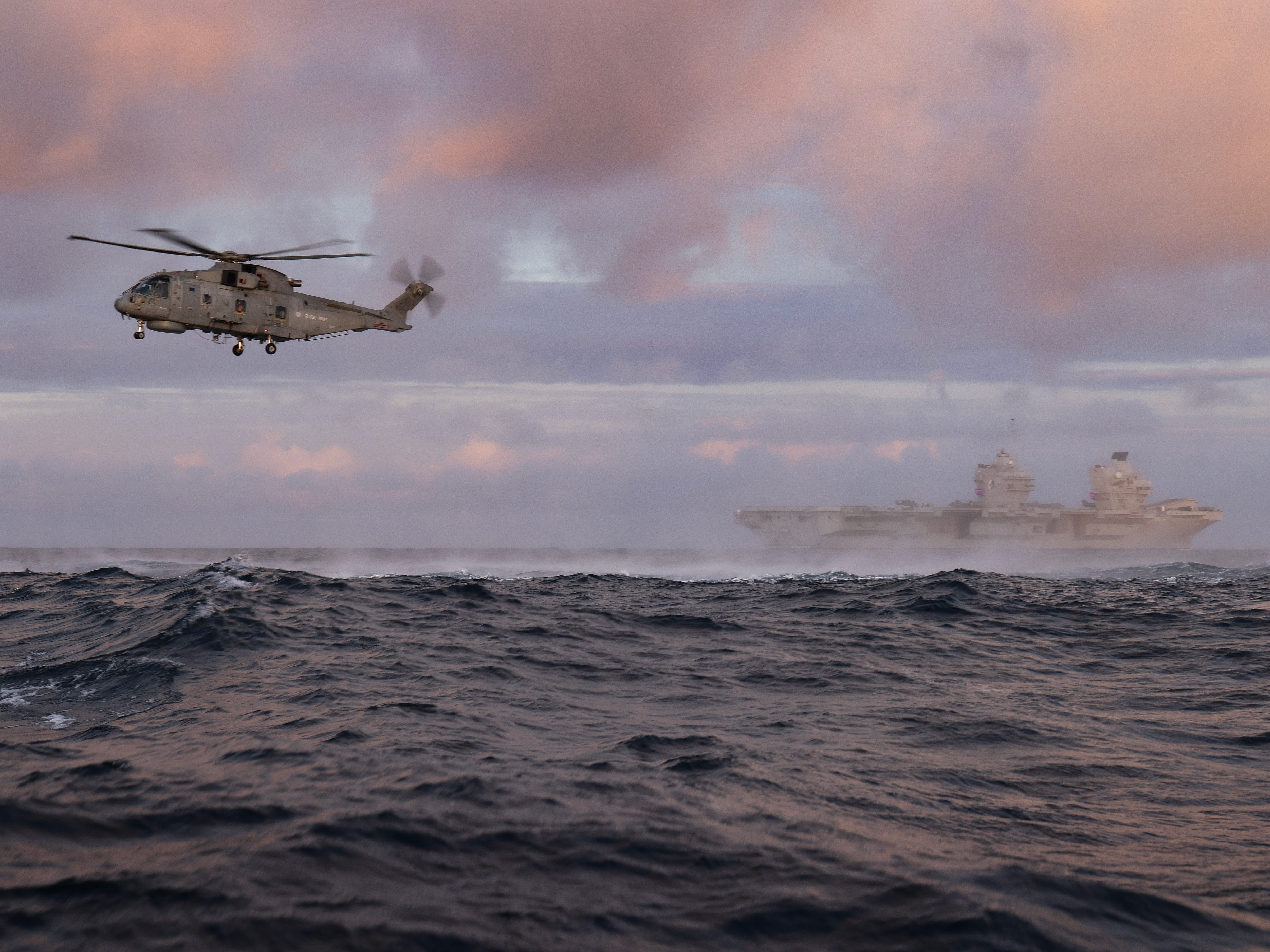 HMS Queen Elizabeth (R08) - With Merlin - Royal Navy Queen Elizabeth ...