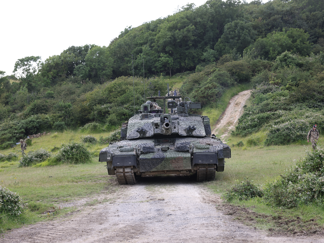 Challenger Megatron Main battle Tank On Tracks Photo Print - British Army Vehicle Hampshire Prints 6 x 4 No Frame No