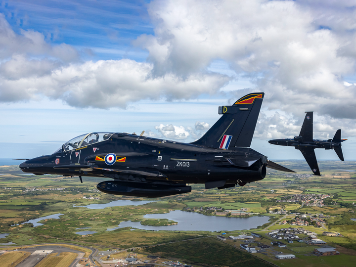 RAF Hawk T2 aircraft in flight Photo Print Royal Air Force Aircraft Wall Art Aviation Decor Posters, Prints, & Visual Artwork Hampshire Prints 6 x 4 No Frame No