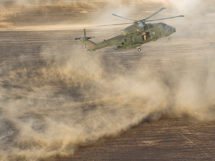 RAF Merlin Helicopter takes off creating a dust cloud Photo Print - Royal Air Force Aircraft Hampshire Prints 6 x 4 No Frame No