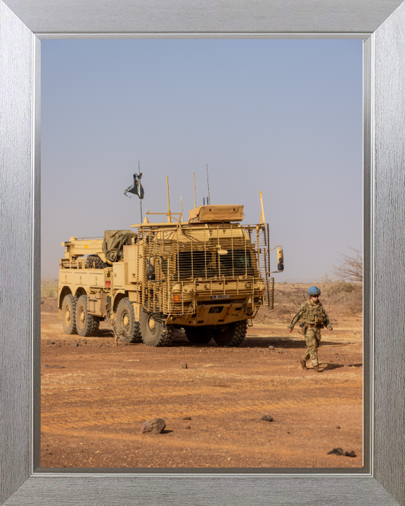 Man SV 15T recovery vehicle Photo Print - British Army Vehicle Hampshire Prints 10 x 8 Silver Frame No