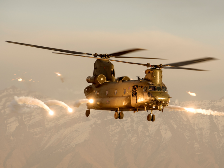 RAF Chinook Helicopter Over Afghanistan Firing Flares Photo Print - Royal Air Force Aircraft Hampshire Prints 6 x 4 No Frame No