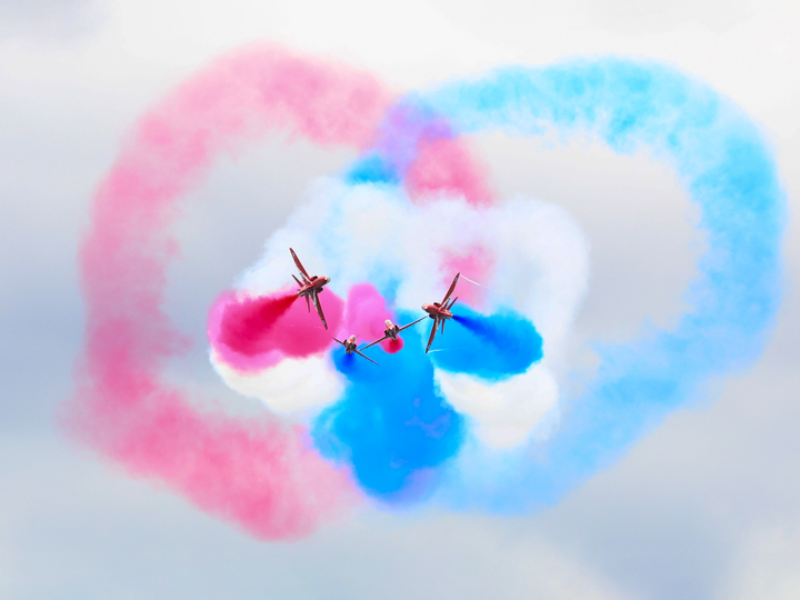 RAF Red Arrows Displaying Photo Print - Royal Air Force Aircraft Hampshire Prints 6 x 4 No Frame No