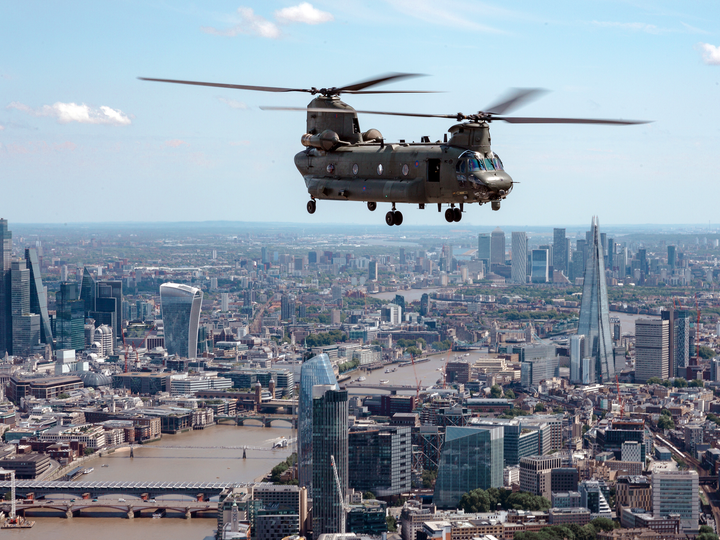RAF Chinook Helicopter Over The Thames Photo Print - Royal Air Force Aircraft Hampshire Prints 6 x 4 No Frame No