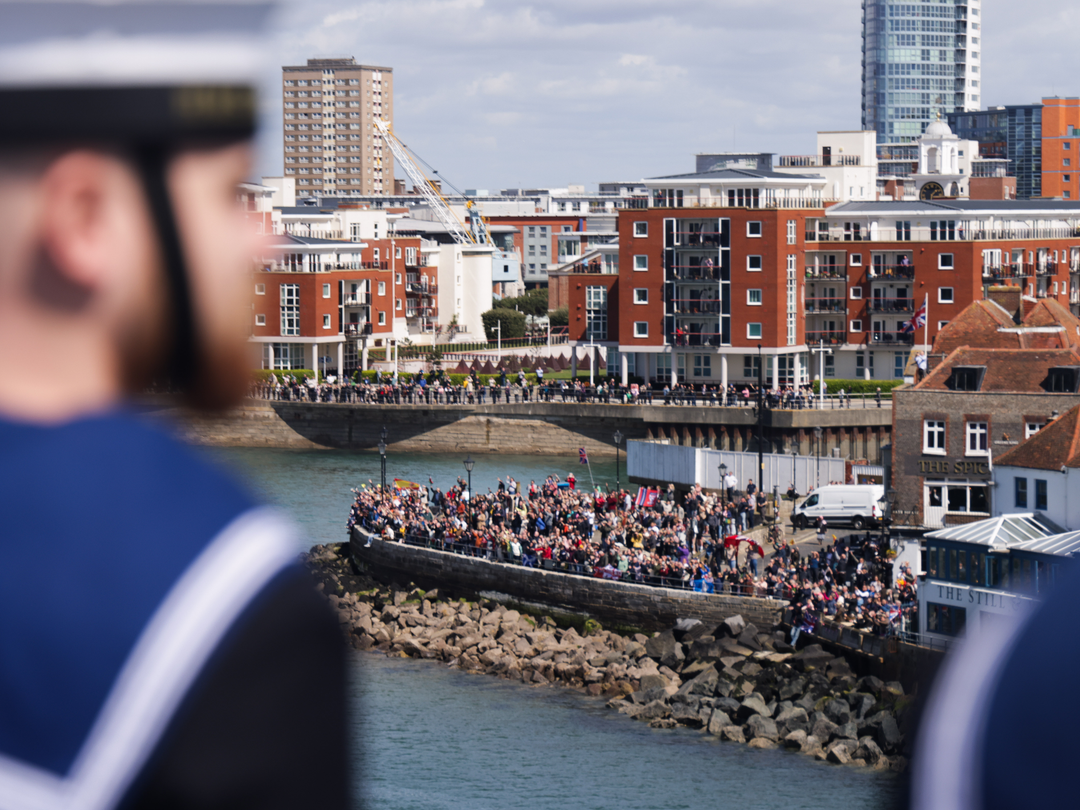 Portsmouth Crowds Wave off HMS Prince of Wales 2025 Photo Print - Royal Navy Hampshire Prints 6 x 4 No Frame No