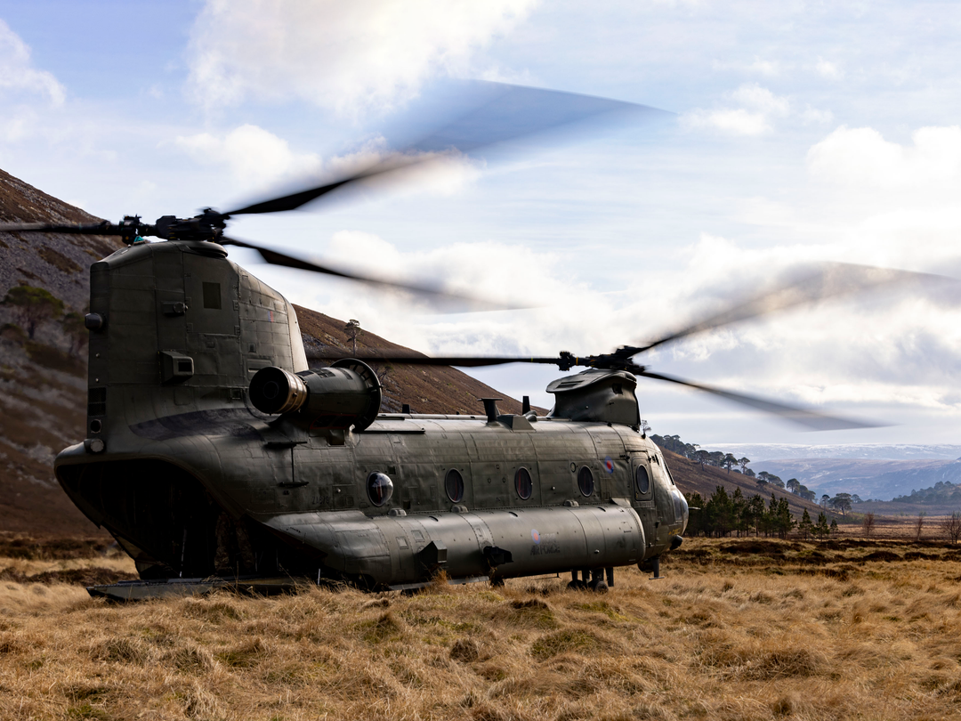 RAF Chinook Helicopter In The Highlands Photo Print - Royal Air Force Aircraft Hampshire Prints 6 x 4 No Frame No