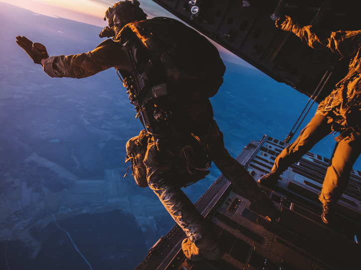 British Army Soldier Parachuting over Estonia Photo Print Wall Art Military Decor Posters, Prints, & Visual Artwork Hampshire Prints 6 x 4 No Frame No