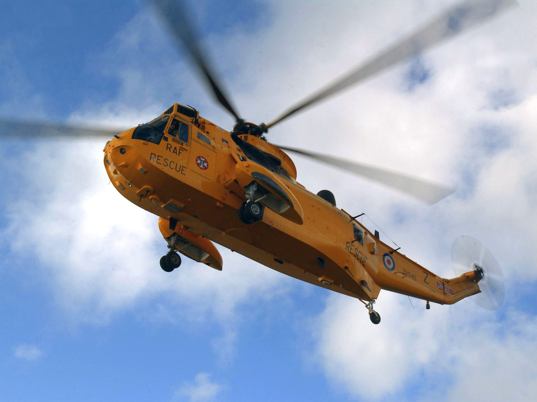 RAF (SAR) Sea King Helicopter From Below 2007 Photo Print Royal Air Force Aircraft Wall Art Aviation Decor Posters, Prints, & Visual Artwork Hampshire Prints 6 x 4 No Frame No